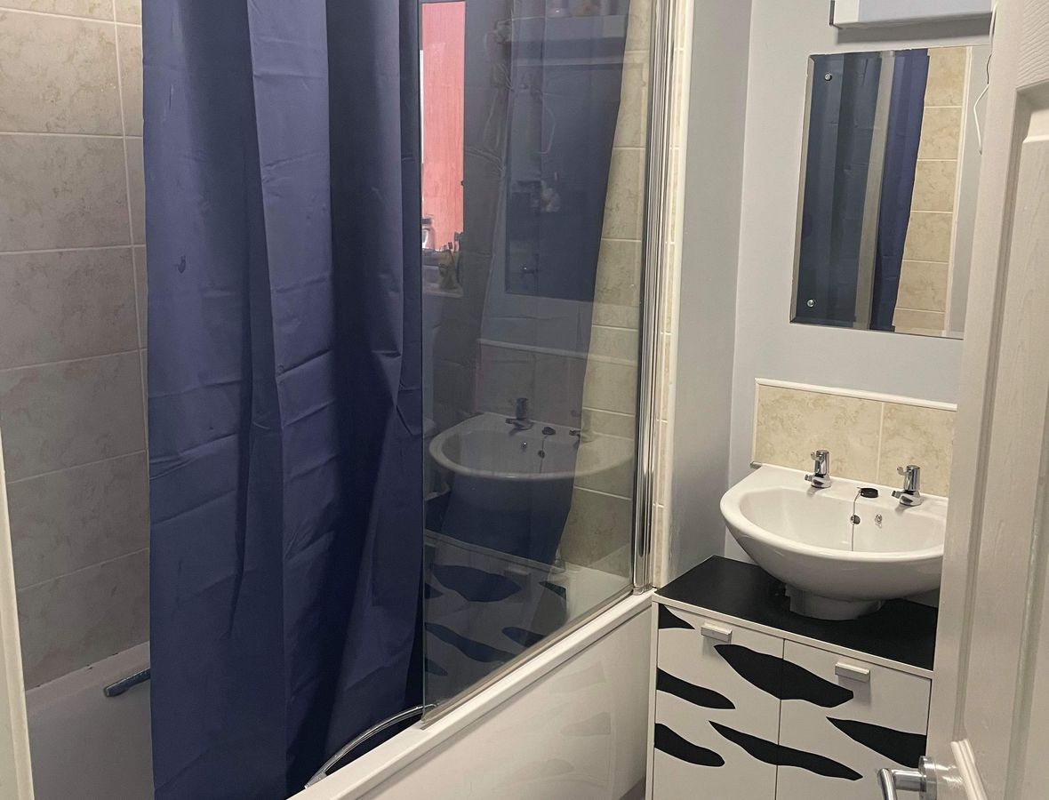 Bathroom/Bath