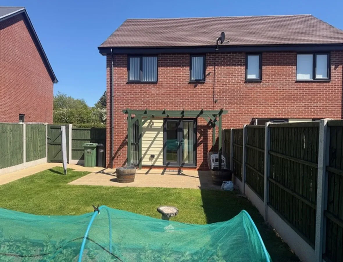 28 Danny Lee Walk Garden