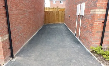 Parking for 2 cars