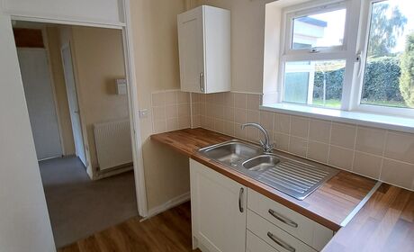 6 Mortimer Gardens kitchen