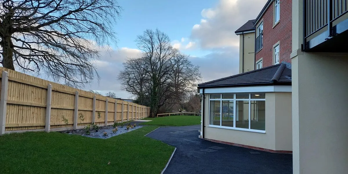 Llewellin House