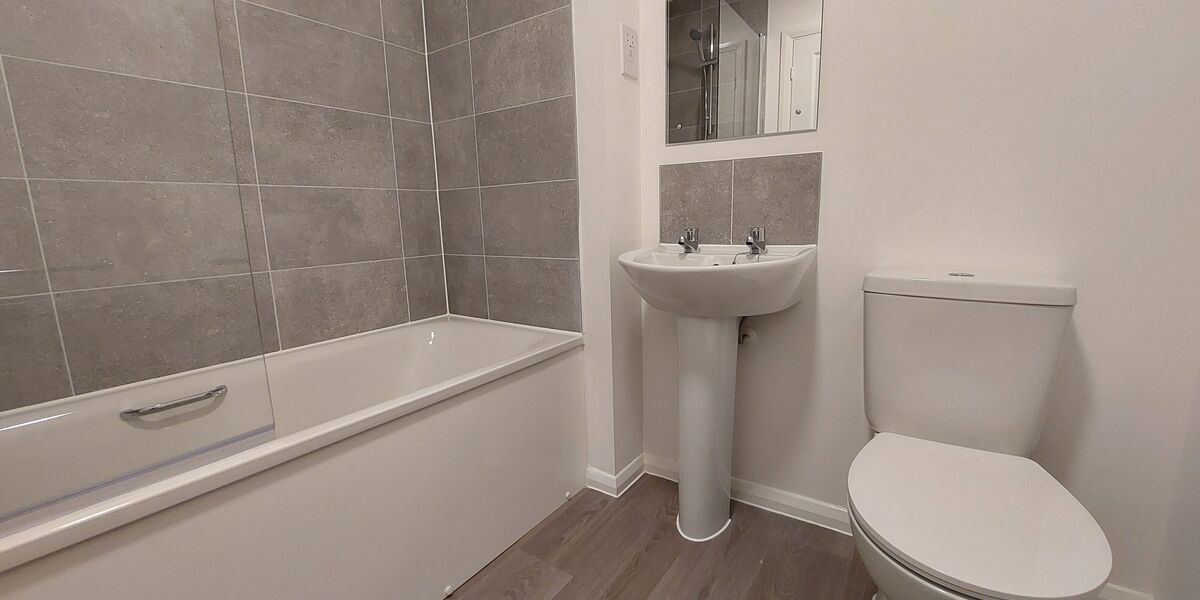 Two Bed Bathroom 